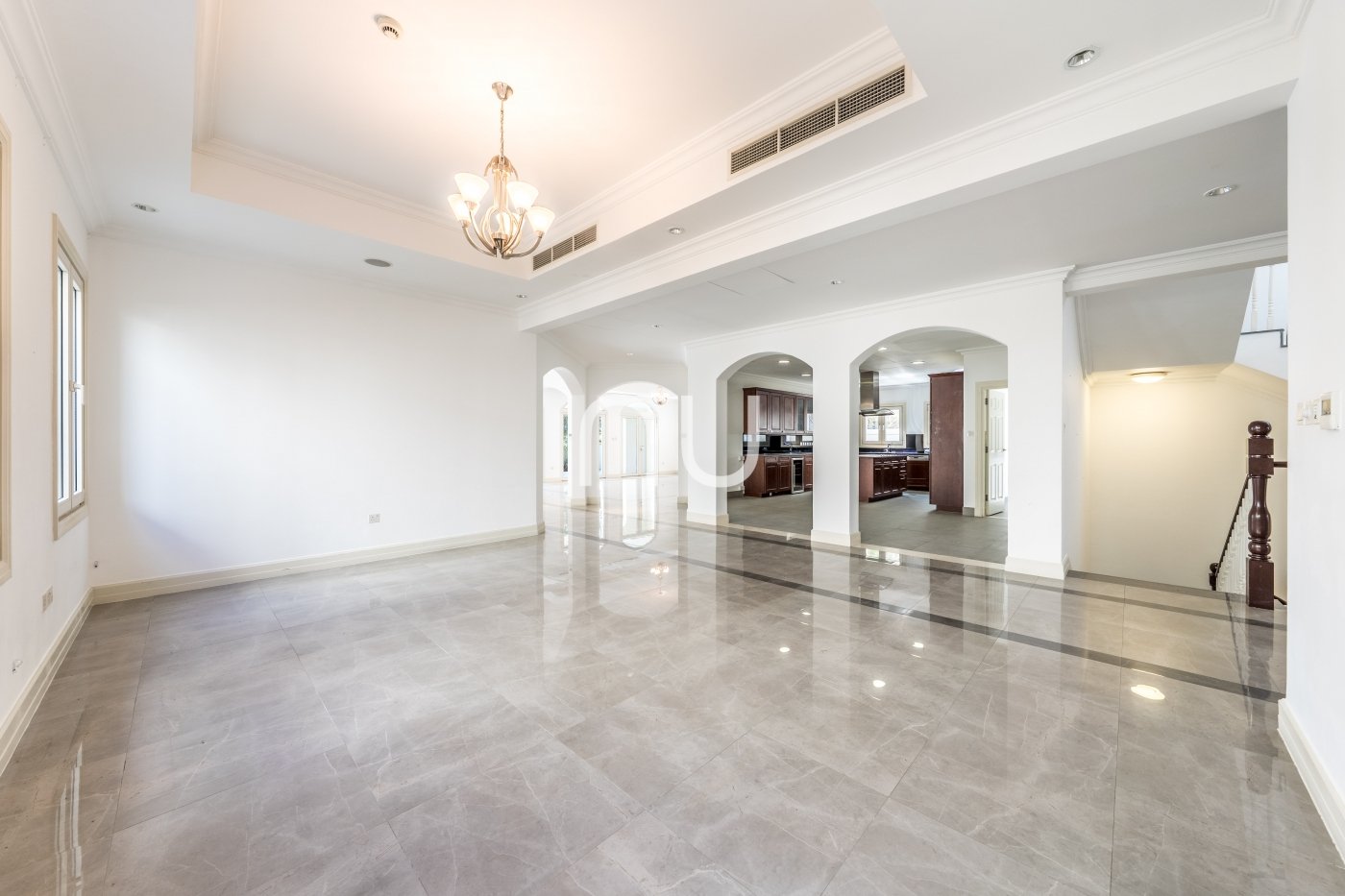 property-image-69b93c41178f4