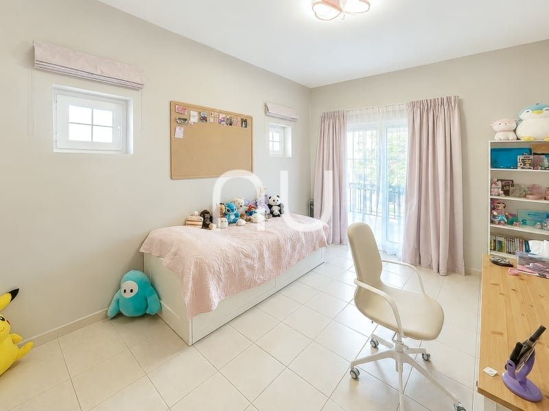 800