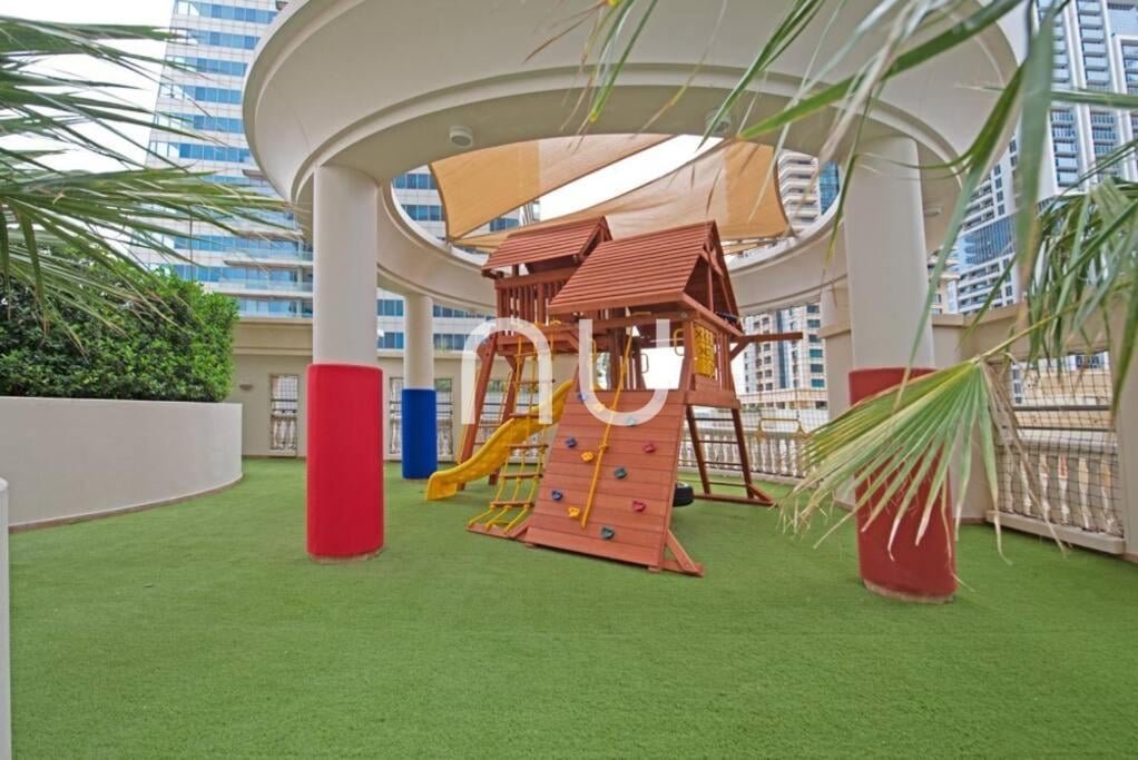 1022